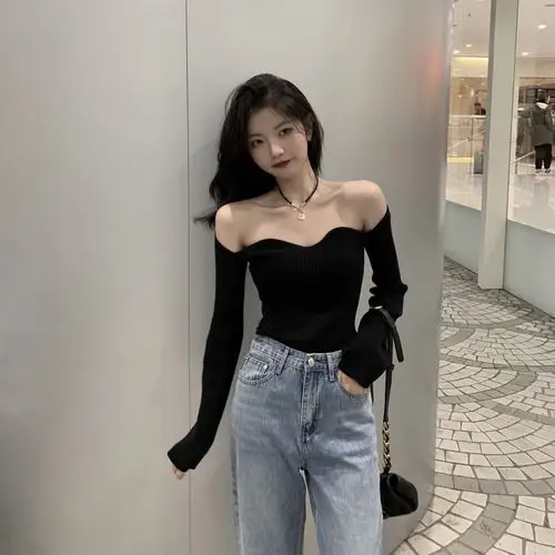 性感_thesvn薄款露肩上衣女2020春季性感一字肩锁骨长袖t恤针织打底衫