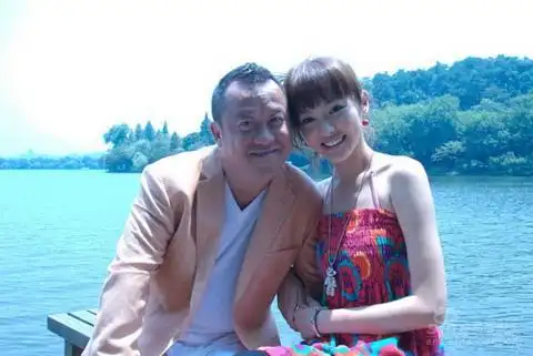 《棒子老虎鸡》唐嫣曾志伟忘年恋 戚迹当第三者