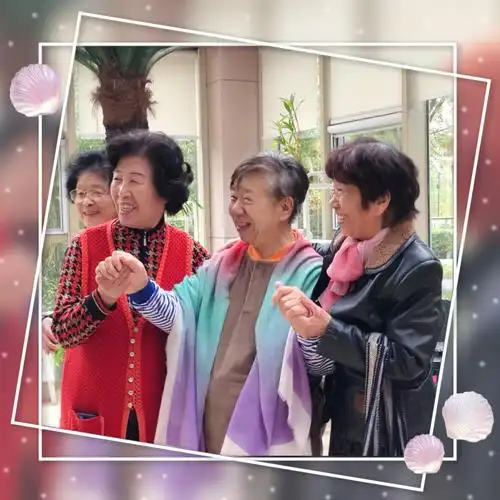 受到了姐妹们的热情问候和关心鼓励!