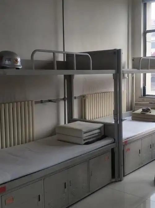 行业体验 懂得感恩——五(5)中队雏鹰假日行动