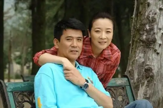 陈小艺年少成名当台柱因戏生情嫁导演老公今已相濡以沫24年