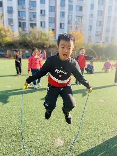 绳彩飞扬,快乐童年——薛家岛中心幼儿园大三班阳光运动节之花样跳绳