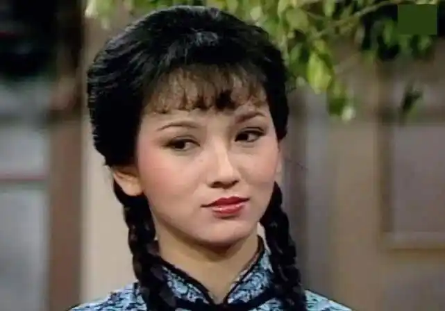 冯程程4代扮演者孙俪宁静还行而她才是颜值巅峰