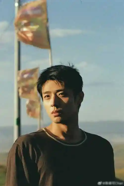 吴磊哥哥爆火网络:186cm肌肉男神,网友直呼:太帅了!