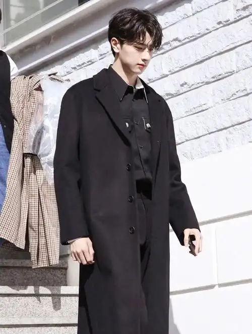 林一酷炫帅气,戏外穿搭也是毫不逊色,妥妥的阳光男孩|风衣|内搭|衬衫