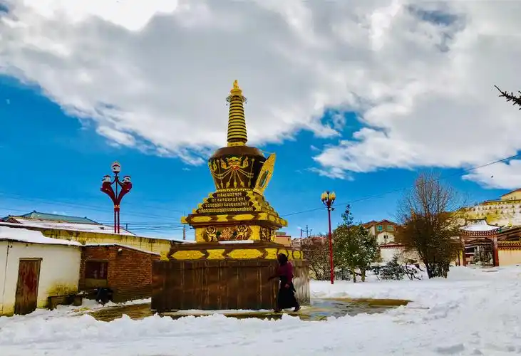 达扎寺大雄宝殿 主佛释迦牟尼自降甘露佛