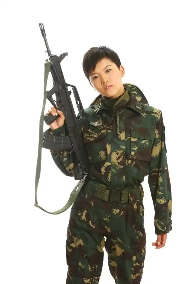 组图:《麻辣女兵》14日首播 三代女兵持枪写真_高清图集_新浪网