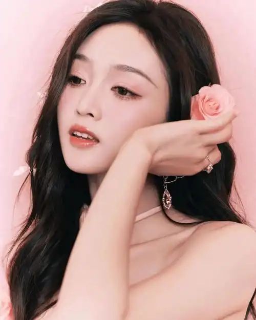 吴宣仪,性感快乐碎片写真