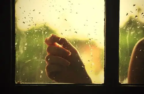 天上下起雨的时候