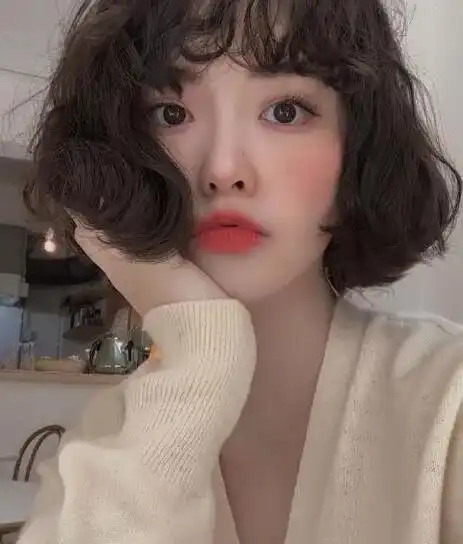 2023减龄短发小卷卷发,好看的小卷发让你变年轻_卷发_女生发型大全