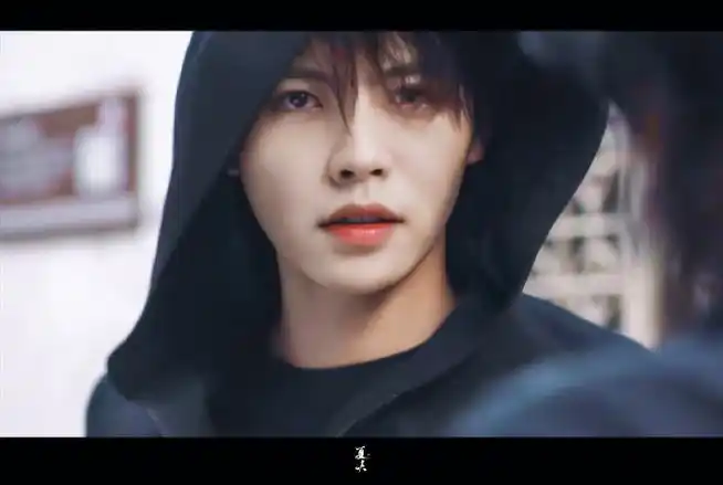 终极笔记|@肖宇梁rainco整理下花絮里小哥的几个镜头虽然一晃而过,也