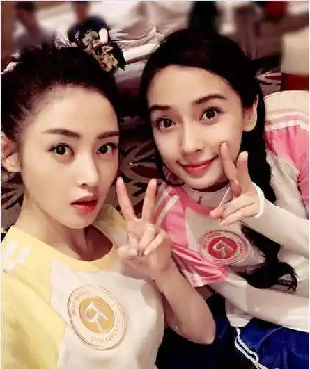 原创美貌女星张天爱扮农妇满脸褶子黄褐斑却让人刮目相看