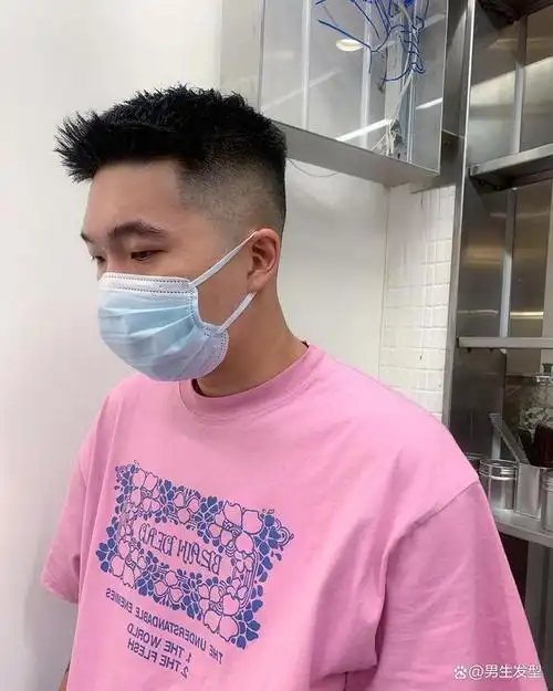 今夏"超帅气"的3款男生发型,干净利落,比油头清爽多了