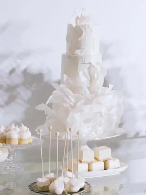 白色浪漫系婚礼蛋糕雪白的你