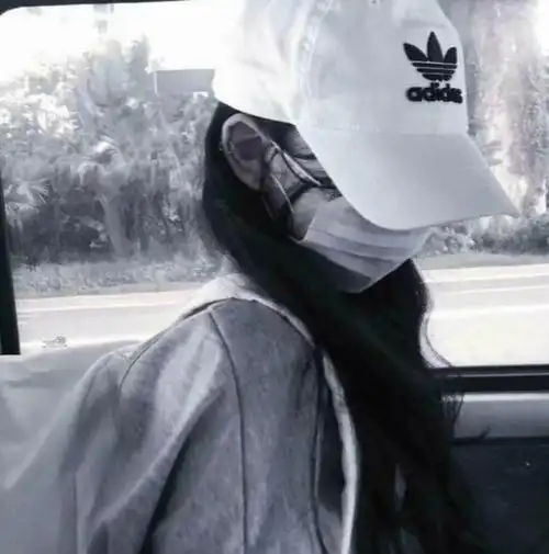 动漫戴口罩的头像女生头像