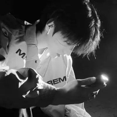 优质男头像高级黑白120张_男生头像_头像屋