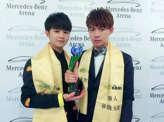 近期热播歌曲徐浩&朱元冰《重生》