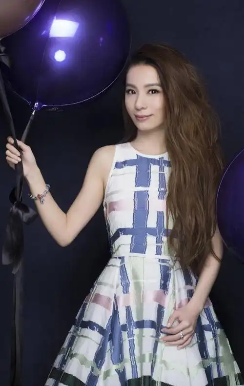 she组合田馥甄hebe超美裙子大波浪,高清图片,手机壁纸