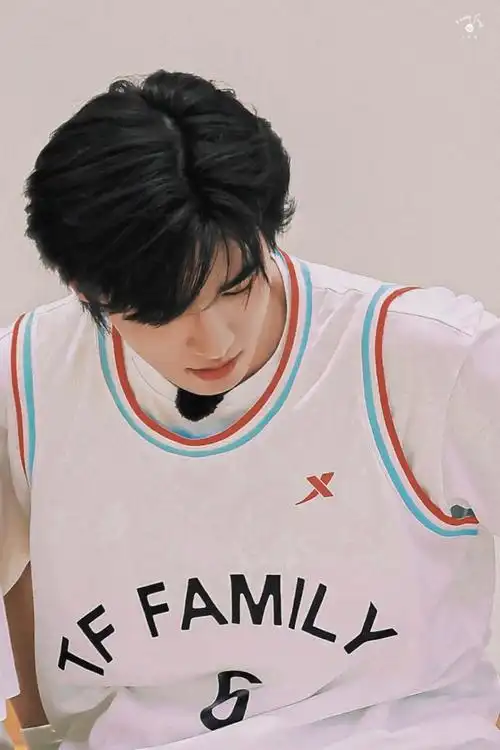 宋亚轩tf家族运动会