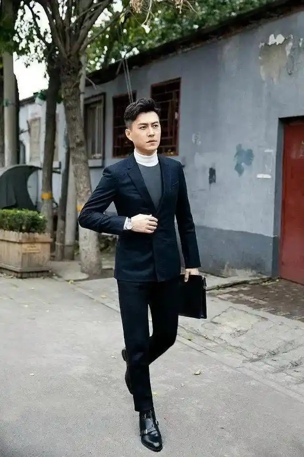 三人同岁,宋承宪逃不过韩国酵母,靳东陈坤,越老越有魅力!