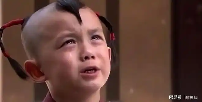 6岁的时候出演《封神榜之凤鸣岐山》中的哪吒,深受观众喜爱,和宋祖儿