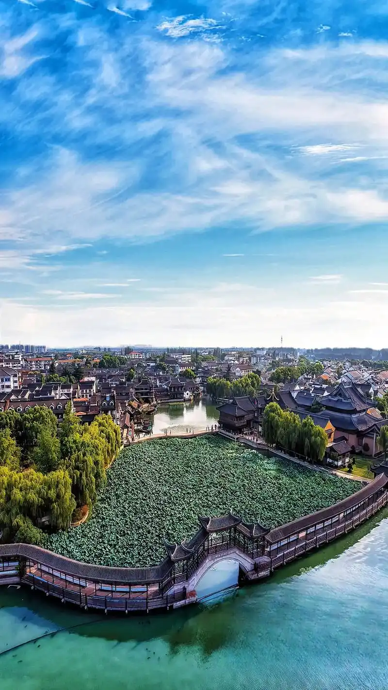 锦溪古镇位于江苏省昆山市,是一个拥有两 - 抖音