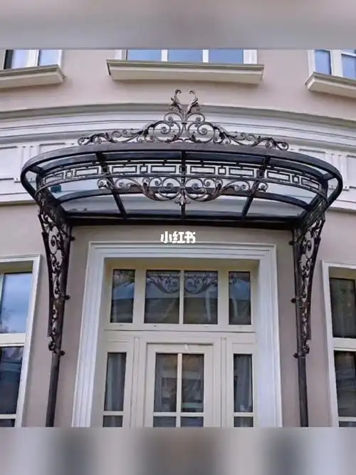 俏皮的法式铁艺雨棚