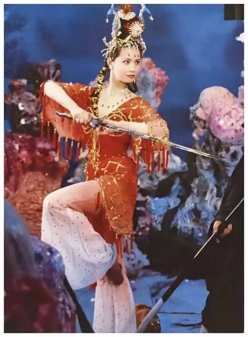 经典《西游记》86版万圣公主演员张青惊艳亮相,岁月留痕已成婆娘_角色