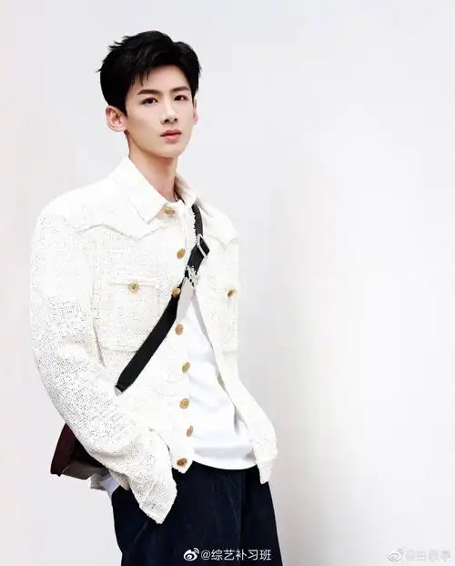 白敬亭能有多帅气就能有多沙雕