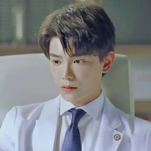 丁禹兮. 韫色过浓. 周时韫. 头像.