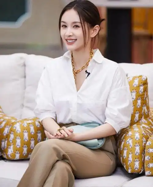 王子文个子虽小衣品超好