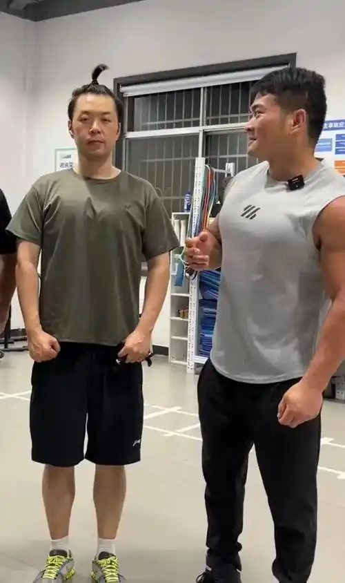 36岁杜海涛又瘦了,看了他的资产,才知道他的低调和聪明