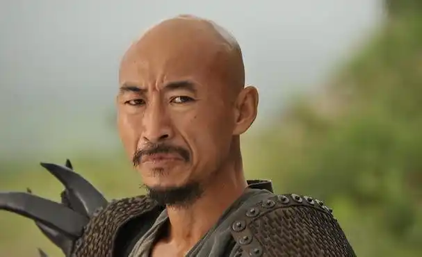 江水的妻子是他的大学同学,俩人恋爱8年后与1997年