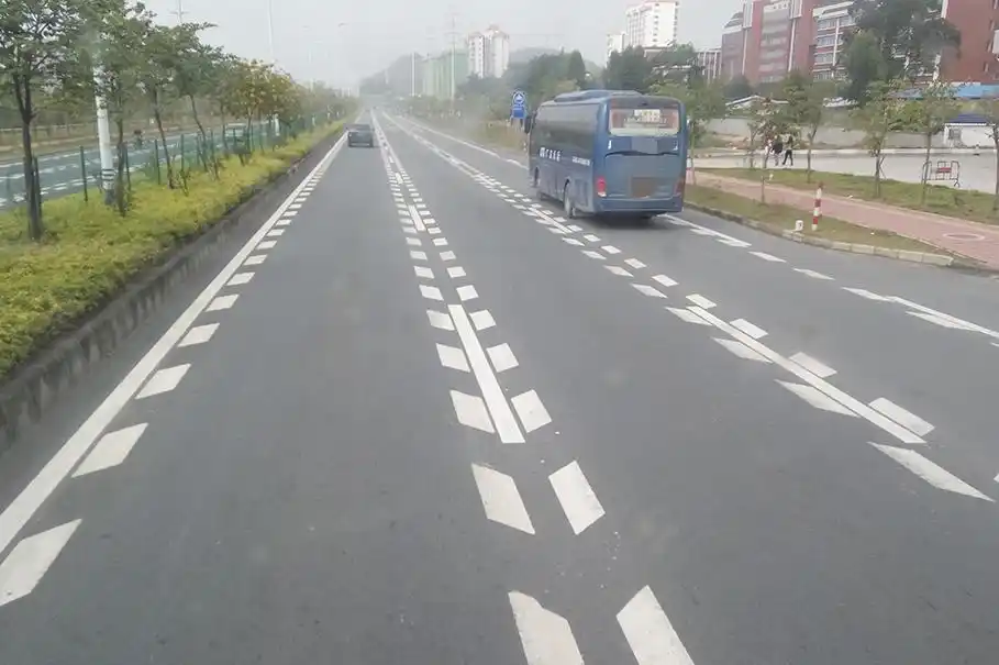 盘点几种常见的道路标线,这都不认识别说自己是老司机