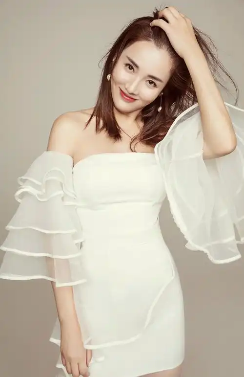 p>曹菡,中国内地女演员, 1991年出生于安徽铜陵,毕业于上海戏剧学院