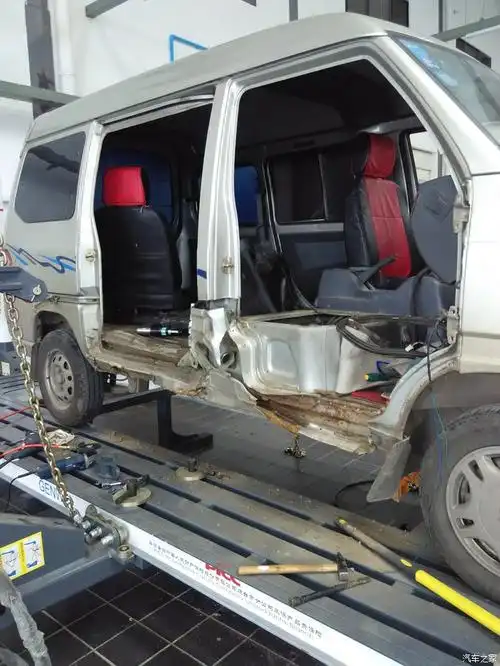 五年之光边梁锈穿了