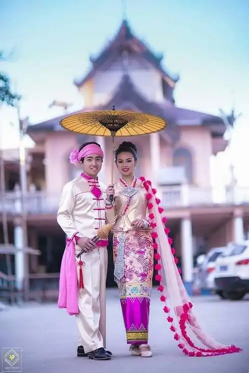 缅甸特色情侣服饰,太美了!