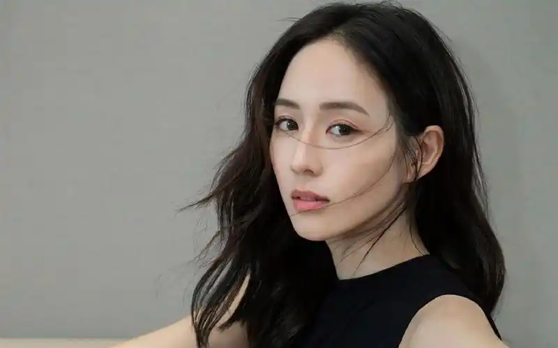 台湾艺人张钧甯时尚写真,港台明星-回车桌面