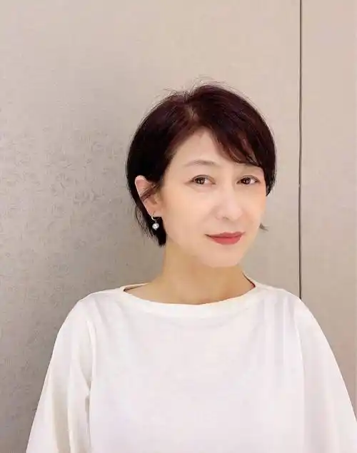 奶奶辈留的发型,究竟取决于什么_女性_脸型_上图