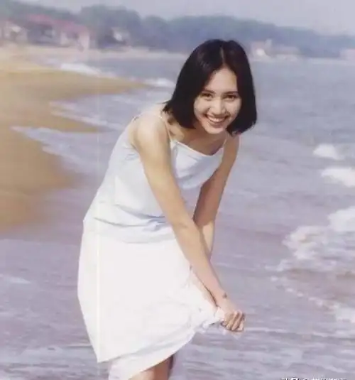 23年后再看袁泉:嫁给"不正经"的夏雨,却成就一生幸福