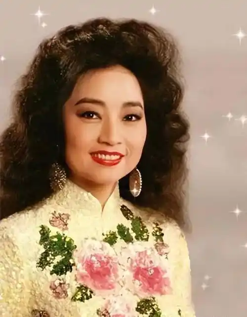 华语乐坛"殿堂级"女歌手:韩红进不了前五,徐小凤屈尊