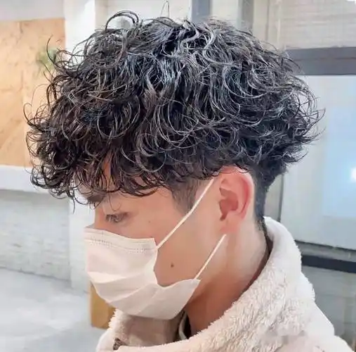 男生烫卷发,帅气又有型_修剪_视频_短发