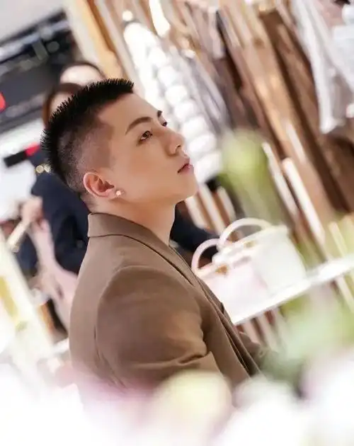 之前卡斯柏还参与录制了《头号行动派》的节目,也因此跟跟钱枫,程潇