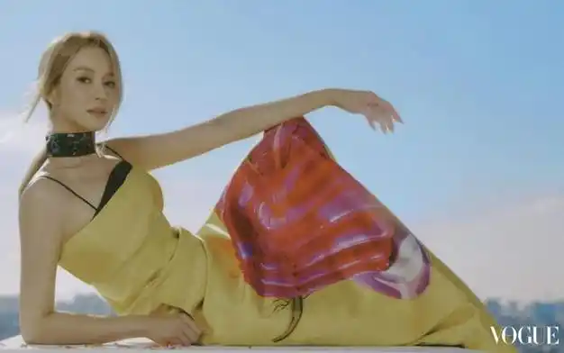 徐子淇阔太聚会站c位李嘉欣又镶边千亿豪门媳妇进化史