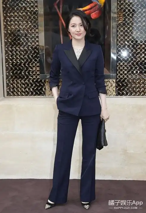 李英爱生快|被时间溺爱了45年的氧气美男,美出了国母仪!