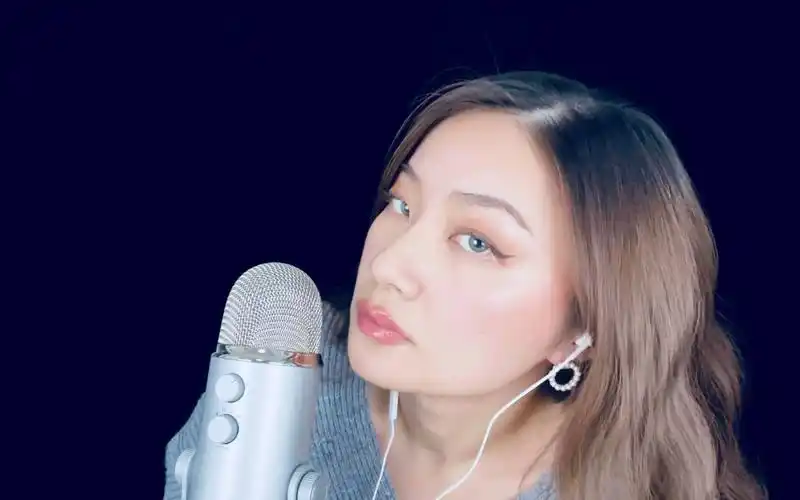 「lin」泡泡糖咀嚼和口腔音