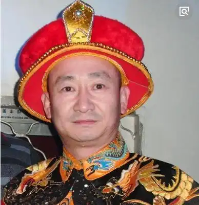 钢筋铁骨般的身材,刚猛凌厉的身手,便是吕小龙留给我们的一贯印象