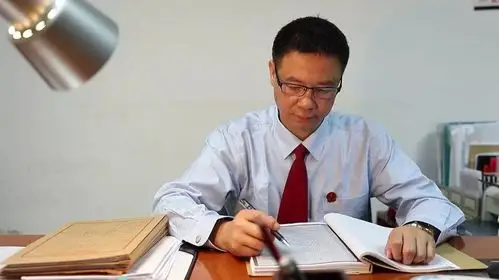 看看民事法官——陈景琛的一天福州市长乐区人民法院今日,就让小编带