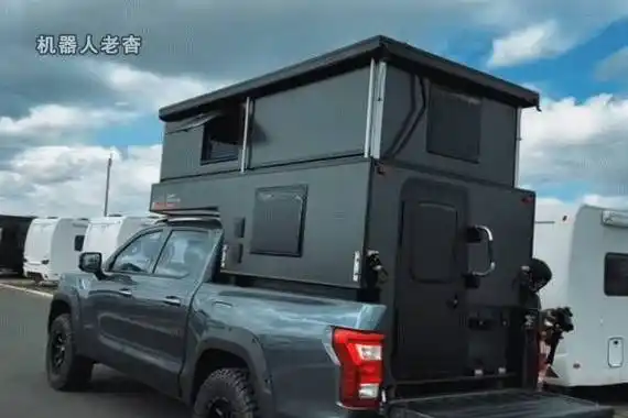皮卡改装硬升顶房车来了,双排皮卡背托房箱组合,五座皮卡打造露营车