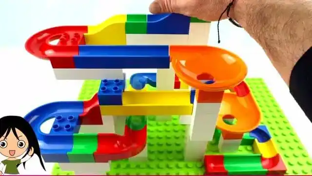 儿童益智玩具动手搭建彩色乐高积木环形滑梯游乐园宝宝学习颜色